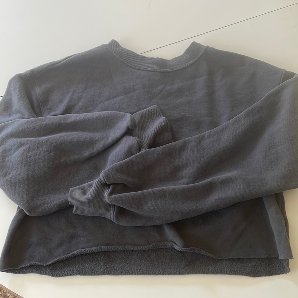cropped crewneck